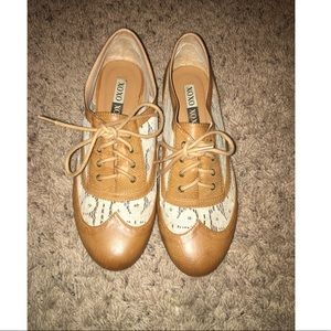 Brown and lace shoes size 8.5